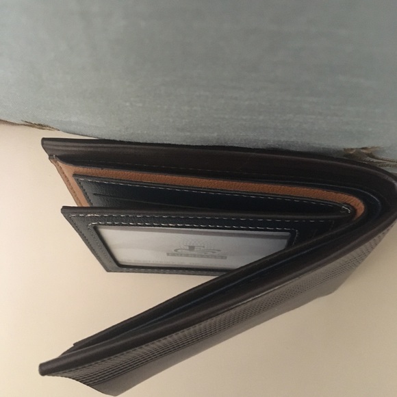 Men’s Slim Leather Wallet - Picture 5 of 7